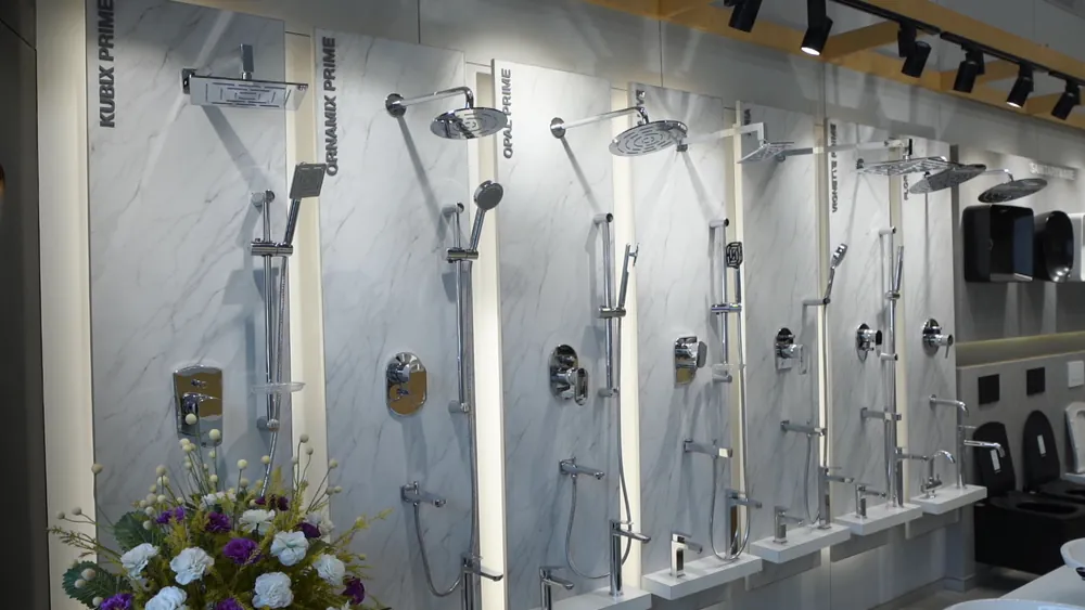 Shower enclosures and partitions at BGH